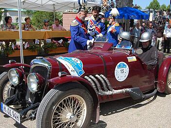 Beim Concours d´ Elegance gab es für die Teilnehmer einen königlichen Empfang. Fotos: Sigismund von Dobschütz