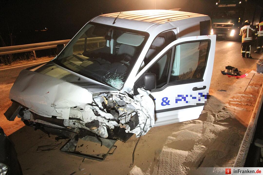 Sechs Verletzte nach Kollision auf der B470