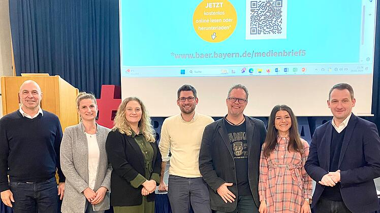 Burgebrach: "Das Handy, mein Kind und ich" - Jugendarbeit kl&auml;rte &uuml;ber digitale Medien auf