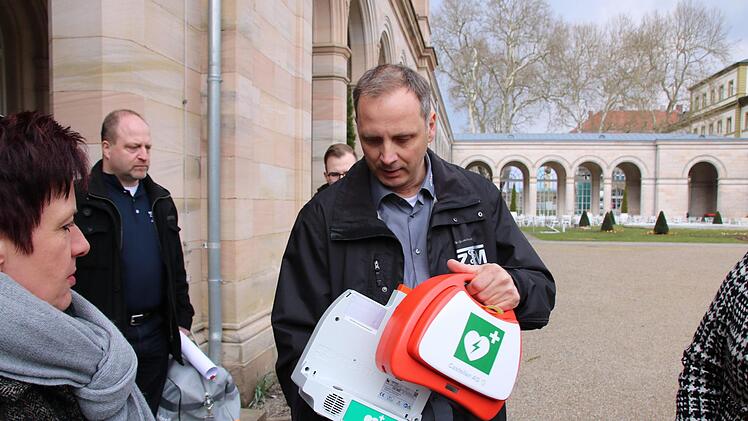 Bilder von der Übung mit dem  Defi. Foto: Ralf Ruppert