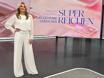 Frauke Ludowig &ouml;ffnet in ihrem neuen Docutainment-Format die T&uuml;ren zur Welt der Superreichen.