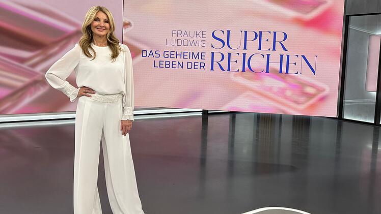 Frauke Ludowig &ouml;ffnet in ihrem neuen Docutainment-Format die T&uuml;ren zur Welt der Superreichen.