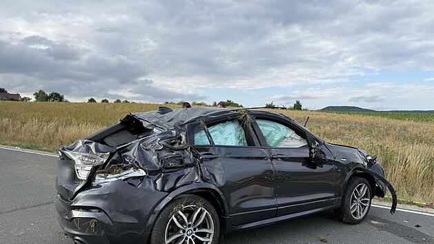 Schwerer Unfall auf Landstraße nahe Bamberg - ein Mensch "nicht unerheblich" verletzt