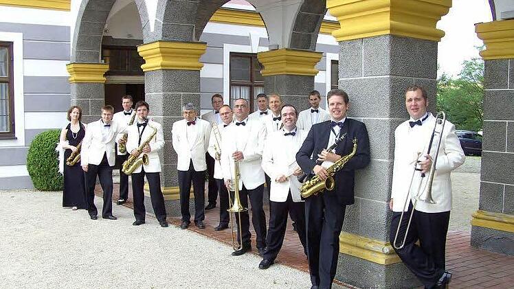 Spielte für die "Bunte Liga" gerade rund 3000 Euro ein: die Keep Swinging Big Band