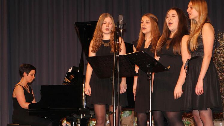 Musikalisch umrahmte die Gesangsgruppe "Cantatett" vom Gesangverein Eltmann mit Sonja Wissmüller am Flügel die Veranstaltung.