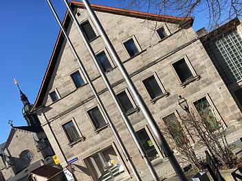 In Schieflage: die Versorgungssituation in Ebrach; hier das das Haus, in dem bis letztes Jahr ein Lebensmittelmarkt betrieben wurde.Foto: Anette Schreiber