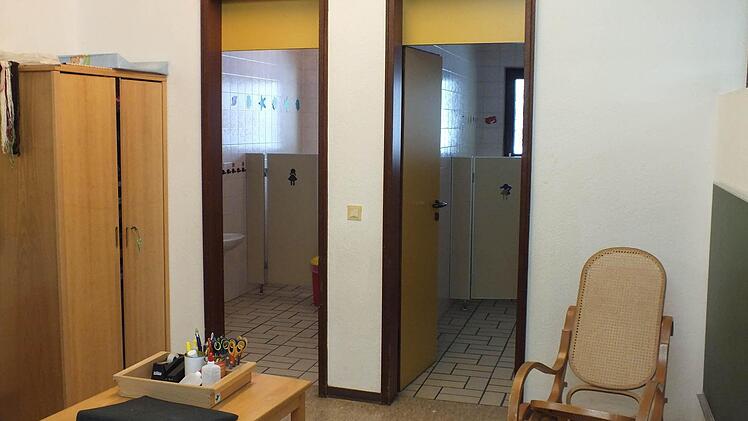 Die Toilettenräume werden in einem anderen Gebäudeteil neu errichtet. Hier soll ein Ausgang entstehen. Foto: Björn Hein