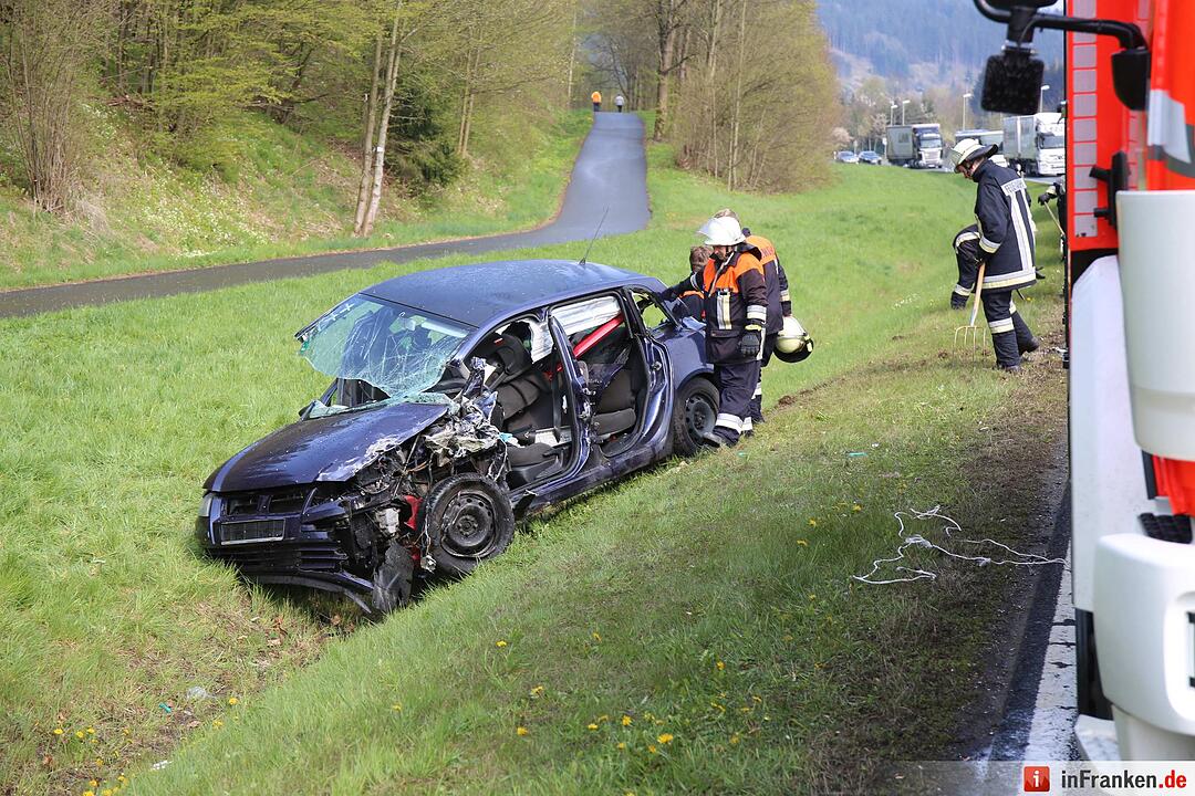Frontalzusammenstoß bei Wallenfels: Eine Person schwer verletzt