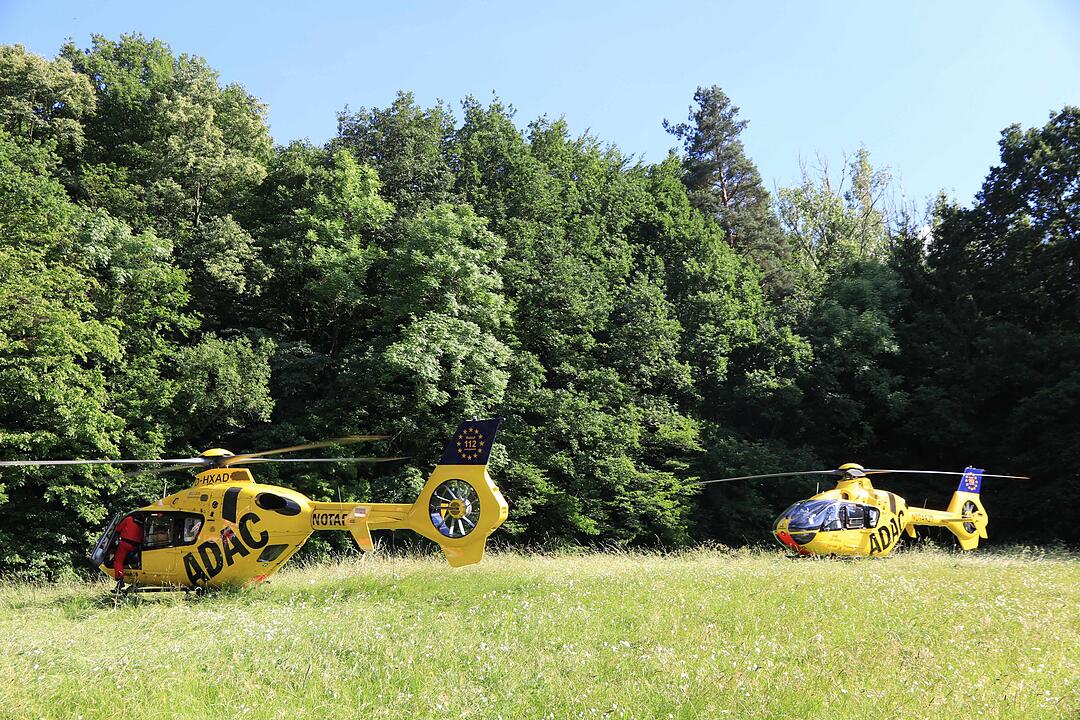 Traktor kippt bei Falkenberg um - 13 Verletzte