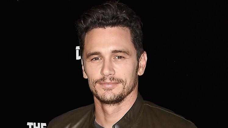 James Franco sa&szlig; am Drive-In-Schalter des Fast-Food-Giganten "McDonald's".