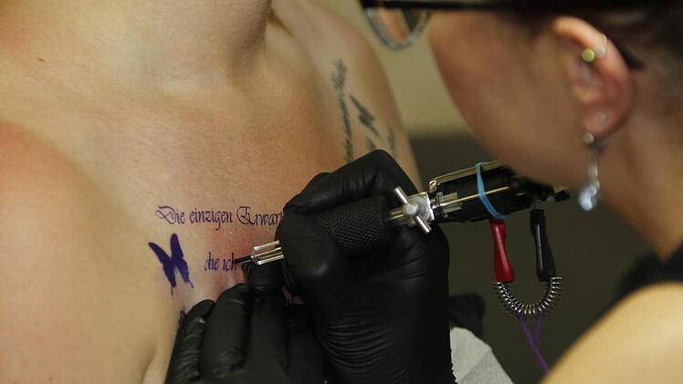 Bei der "Tattoo-Convention" in Strullendorf kamen am Wochenende Fans des Körperkults auf ihre Kosten.  Foto: Matthias Hoch