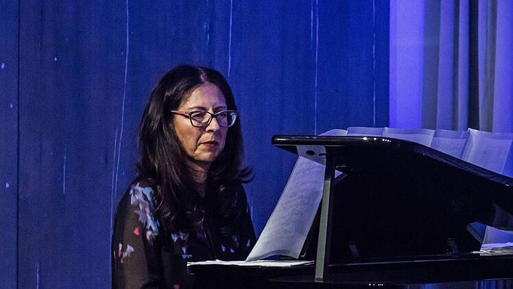 "Dein ist mein ganzes Herz": Antoinetta Bafas, Milen Bozhkov und Nina Andreeva gestalteten einen Opern- und Operettenabend bei "Leise am Markt" in Coburg.Foto: Jochen Berger
