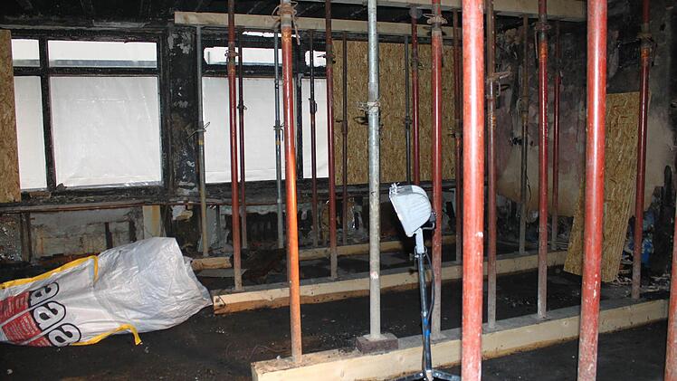 Die Stützen werden demnächst abgebaut. Foto: Jürgen Gärtner