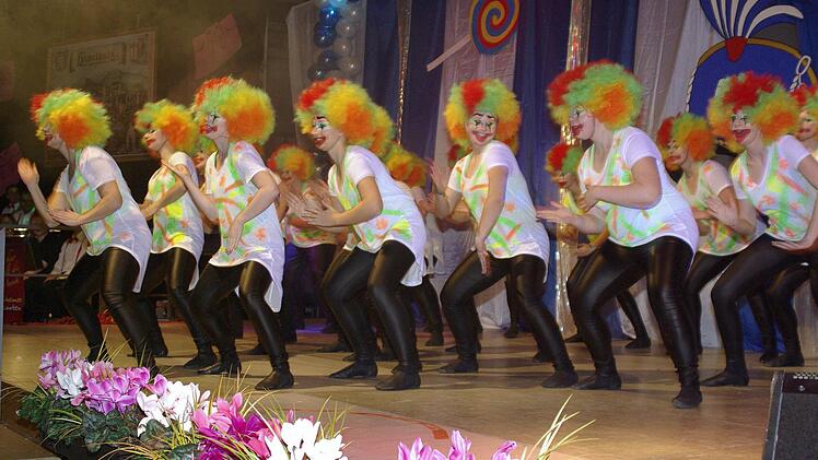 Die Freakshow aus Arnshausen war ein temperamentvolles Spektakel. Foto: Winfried Ehling
