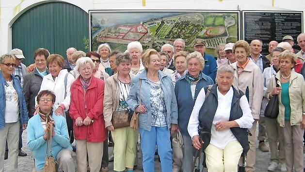 Die Reisegruppe stellte sich zum Erinnerungsfoto auf.  Foto: Manfred Mussm&auml;cher