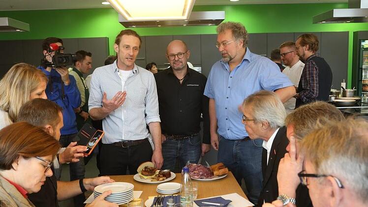 Impressionen vom Oberfranken-Burger-Wettbewerb im Kulmbacher Mupäz Foto: Barbara Herbst