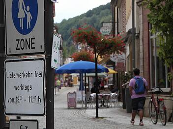 Sollte die Fußgängerzone Bad Brückenau für den Verkehr geöffnet werden? Die Meinungen gehen auseinander... Foto: Ulrike Müller