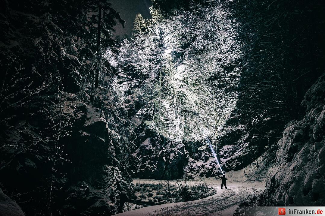 Feuer und Eis in der Steinachklamm im Steinachtal