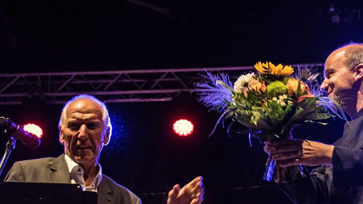 Tausende von Zuhörern bejubelten das Philharmonische Orchester des Landestheaters Coburg unter Leitung von Roland Kluttig  beim Klassik-Open-Air im Rosengarten.Foto: Jochen Berger