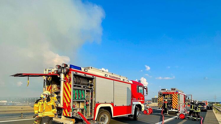 Fahrzeugbrand A73 bei Forchheim
