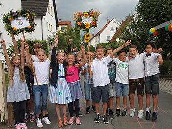 Die Melkendorfer Kinder freuten sich, wieder Wiesenfest feiern zu dürfen.
