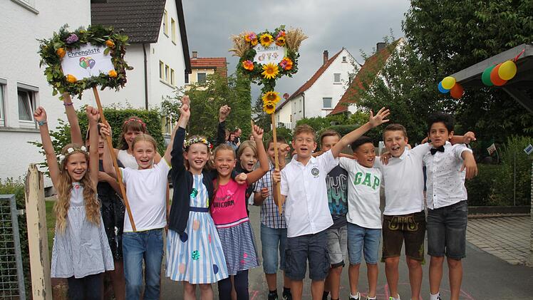 Die Melkendorfer Kinder freuten sich, wieder Wiesenfest feiern zu dürfen.