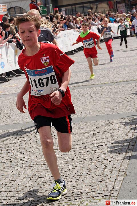 Weltkulturerbelauf 2017 in Bamberg: Der Zieleinlauf am Maxplatz