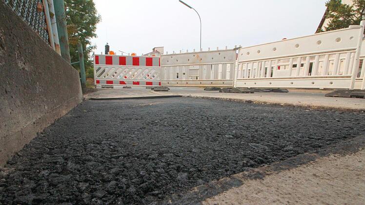 Dieses Loch war der Grund der zweiten Baustelle.