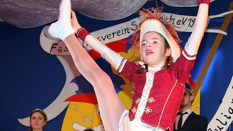 Eine überzeugende Vorstellung bot erneut Tanzmariechen Mia Thein. Foto: Bettina Knauth