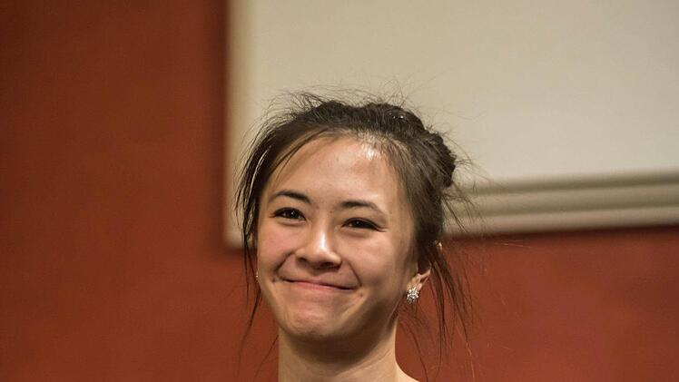 Zahlreiche Schüler und ehemalige Schüler des Bildungsinstituts für Musik und Musiktheater gestalteten ein Jubiläumskonzert im Haus Contakt in Coburg. Nina Scheidmantel begeisterte als Liszt-Interpretin.Foto: Jochen Berger