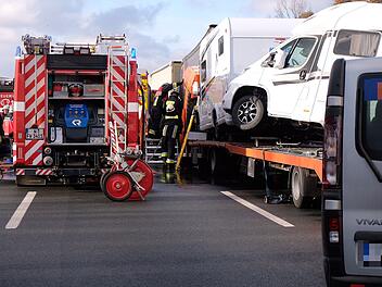 Mehrere Lastwagen kollidieren auf der A3 bei Erlangen