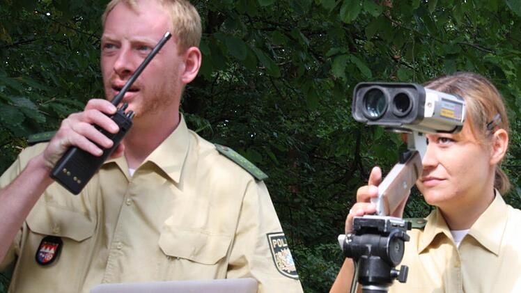 Antje Hauch und Sebastian Schönlein nehmen Raser ins Visier.