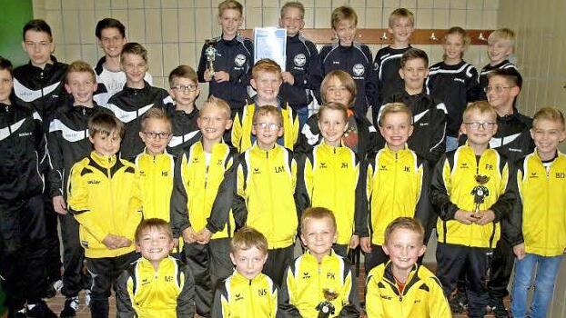 Von den G-Junioren bis zu den A-Junioren - diese Fußball-Teams waren 2014/2015 erfolgreich.