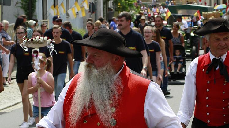 Der Festzug in Pretzfeld Foto: Andreas Hofbauer