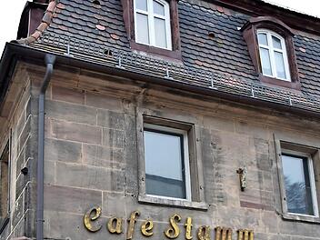 Seit Jahrzehnten prägt das Cafe Stamm das Kulmbacher Stadtbild.