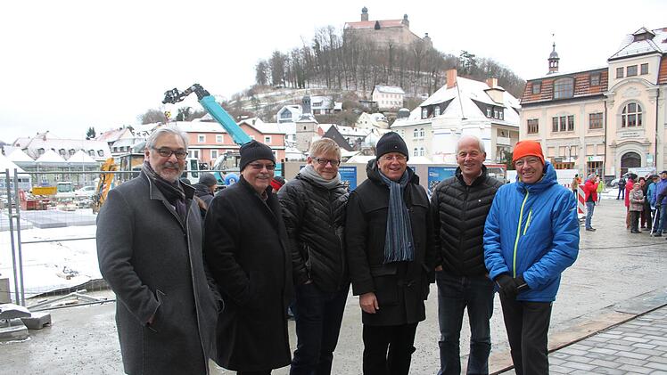 Riesenrummel beim Tag der offenen Baustelle - auch  zahlreiche Stadträte war vor Ort. Von links:   Klaus-Hermann Hofmann, Lothar Seyfferth, Frank Wilzok,  OB  Henry Schramm, Michael Pfitzner und Dieter Hägele. Foto: Sonny Adam