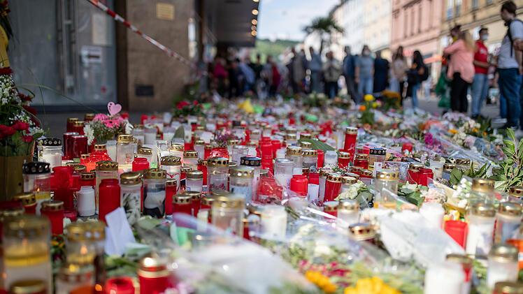 Mutter bei Messerattacke in Würzburg verloren – wie geht es Mädchen (11) heute?