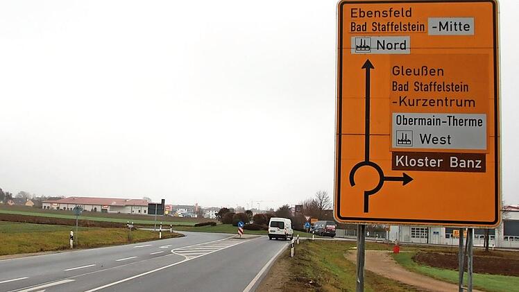 Vom "Rommel-Kreisel" (Bild) würde eine Nordost-Tangente abzweigen, die zum Horsdorfer Kreisel führt.  Fotos: Matthias Einwag