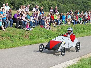 Am 7. September gehen wieder die tollkühnen Seifenkistenrennen-Fahrer in Wolfsdorf an den Start.  Foto: Thomas Hümmer