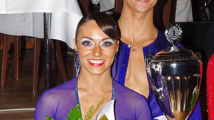Das Siegerpaar Sergey und Viktoria Tatarenko