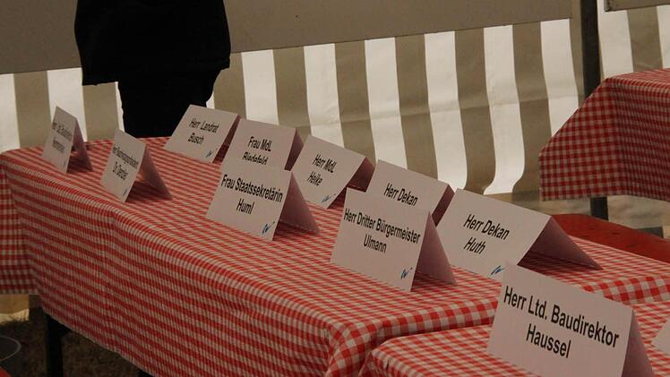 Zahlreiche Gäste waren angekündigt.