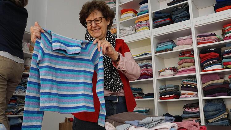 Auch Pullover für die kalte Jahreszeit gibt es.Foto: Sarah Dann