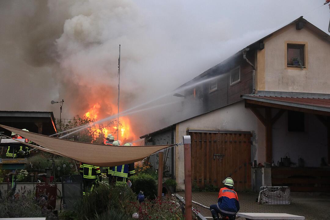 Werkstatt im Gemeindegebiet Scheßlitz geht in Flammen auf