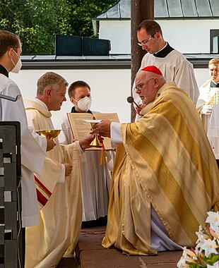 Christian Rentsch wurde von Kardinal Reinhard Marx zum Priester geweiht. Foto: Robert Kiderle