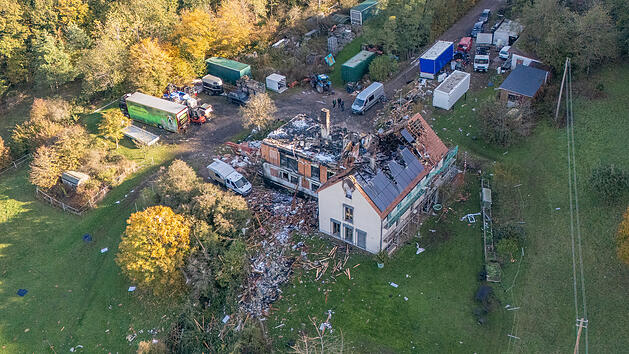 Explosion in Zeil: Wohnhaus nach Brand stark einsturzgef&auml;hrdet - Leiche gefunden