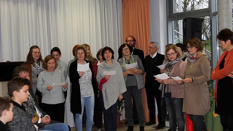 Der "Lehrerchor" bei seinem musikalischen WillkommensgrußGünther Geiling