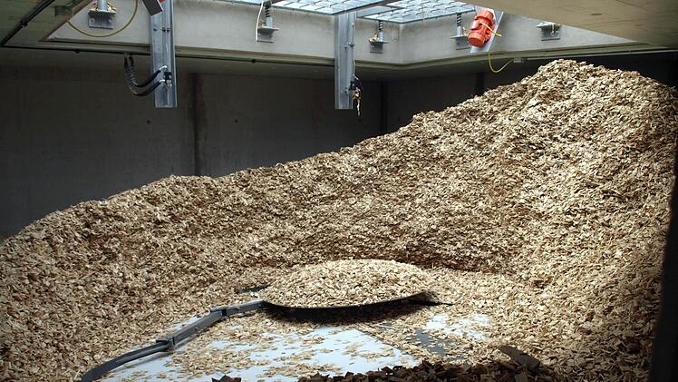 Die Förderschnecke befördert das Brennmaterial durch Leitungen in die Brenner der Heizung. Foto: Susanne Deuerling
