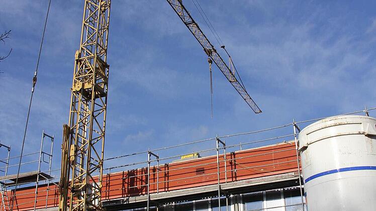 Momentan laufen die Arbeiten am Mitteldach. Foto: Marco Meißner