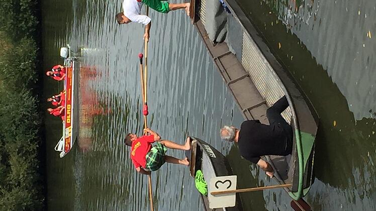 Als Publikumsmagnet gilt das Fischerstechen.   Fotos: Friedrich Ziegler