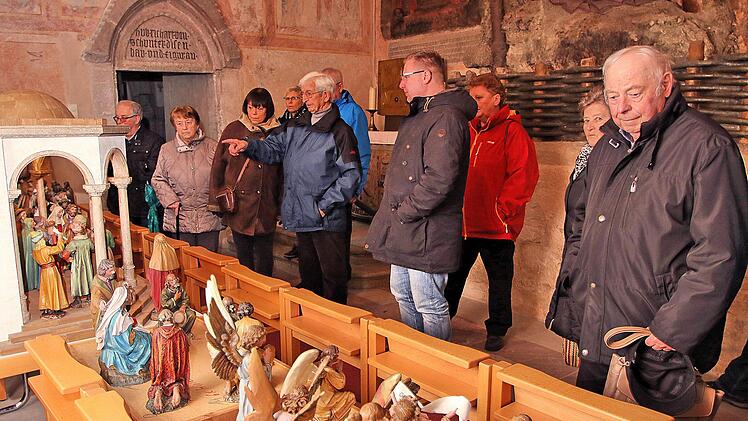 Eine sehr große Zahl weiterer Figuren ist  in der  Schunterkapelle rechts neben der Vorhalle der Kirche (auch Ölberg genannt)  zu sehen. Dieter Britz